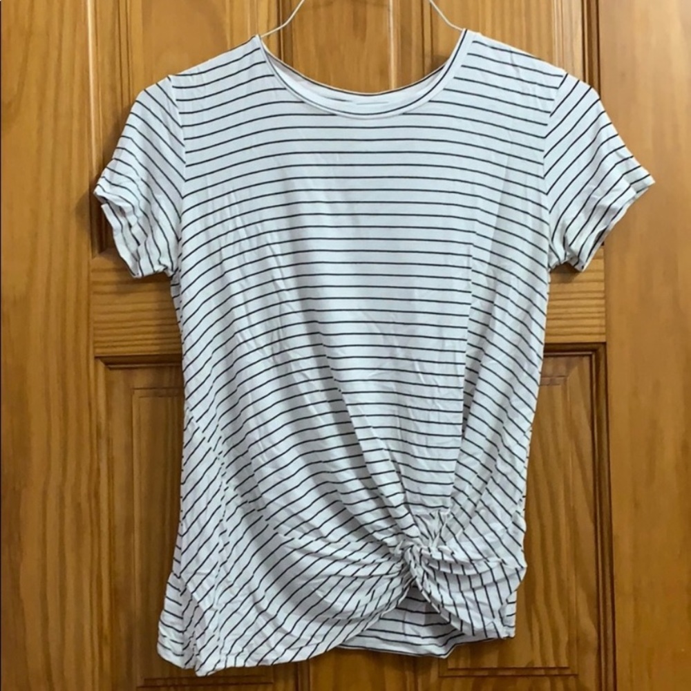 Black & white striped t-shirt with twist